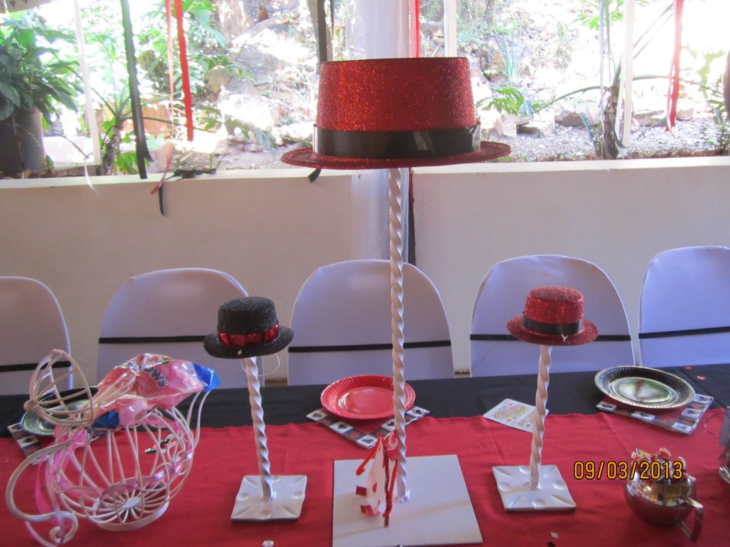 Elegant table centrepiece with a tiered cake stand