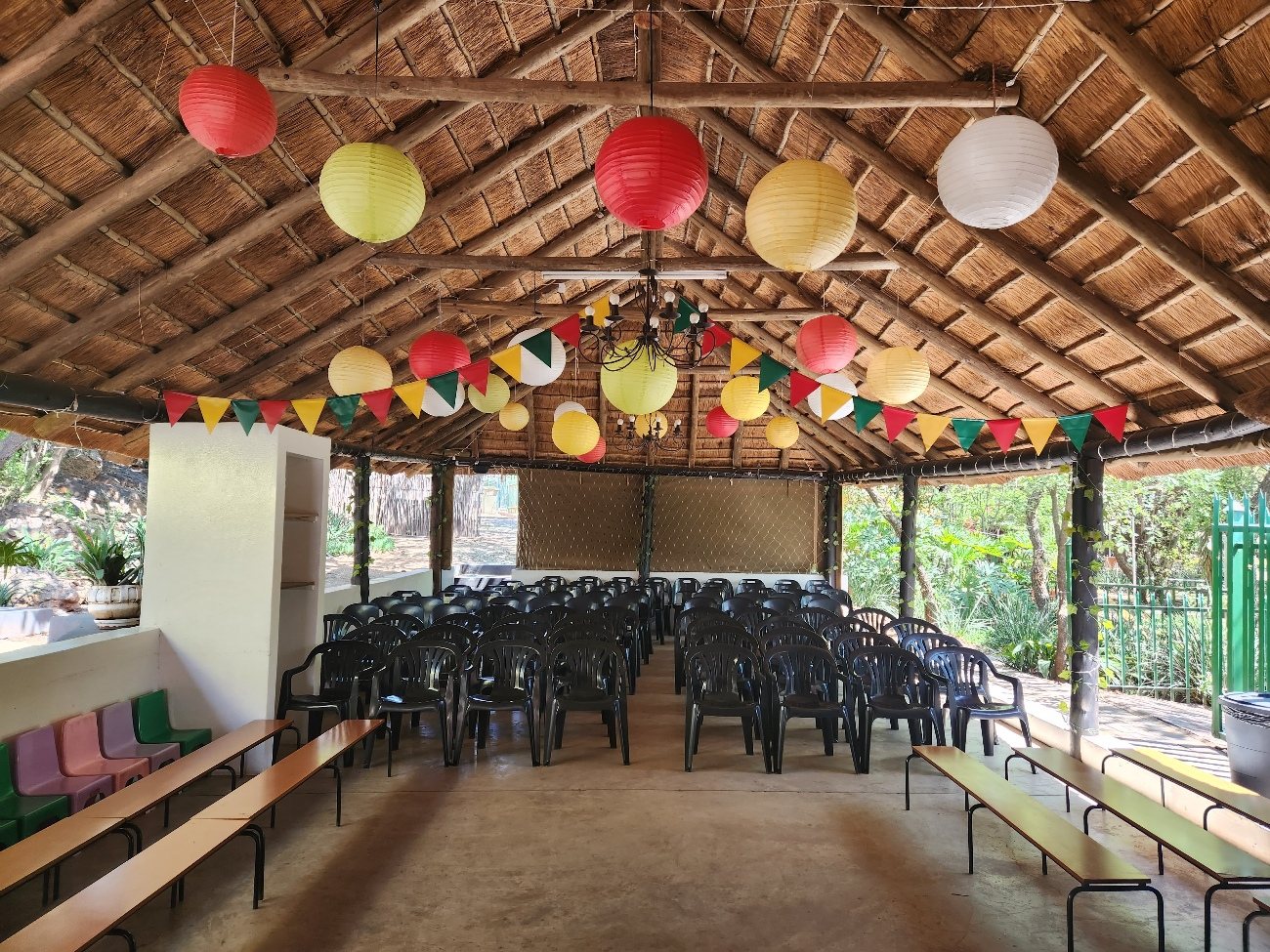 Lapa set with rows of chairs for a graduation ceremony